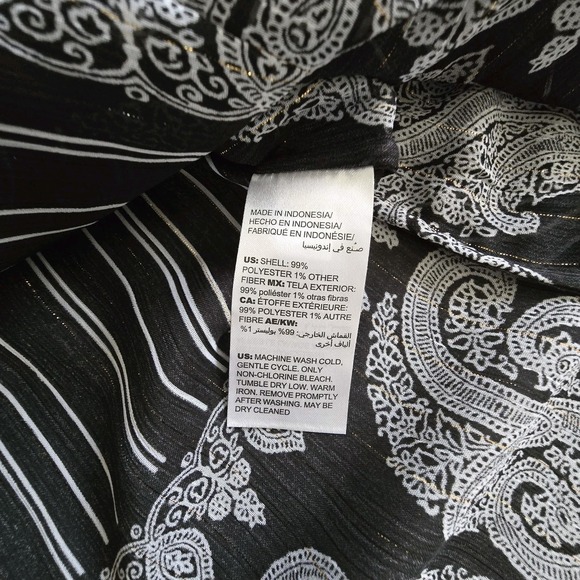 NWT Chicos Black Paisley V-Neck Crossover Wrap Layered Blouse Sz 8/10 - Picture 6 of 13